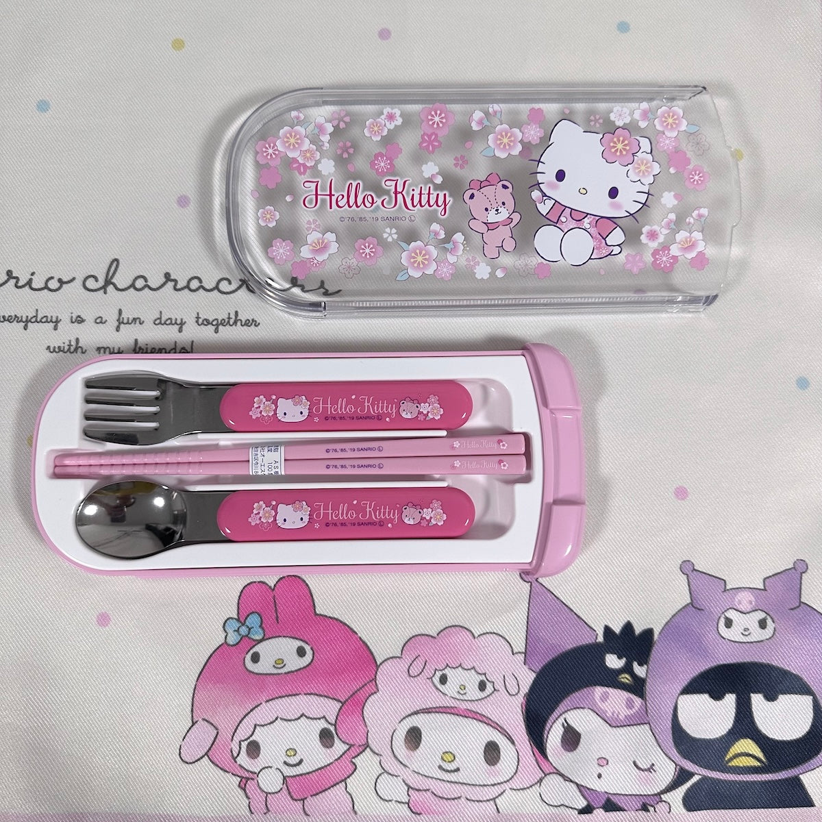 Hello Kitty utensil set open